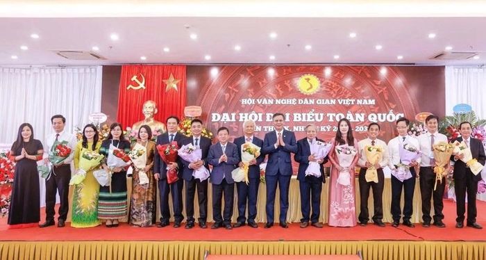 Ban Chấp hành Hội Văn nghệ dân gian Việt Nam khóa IX, nhiệm kỳ 2026-2031 ra mắt