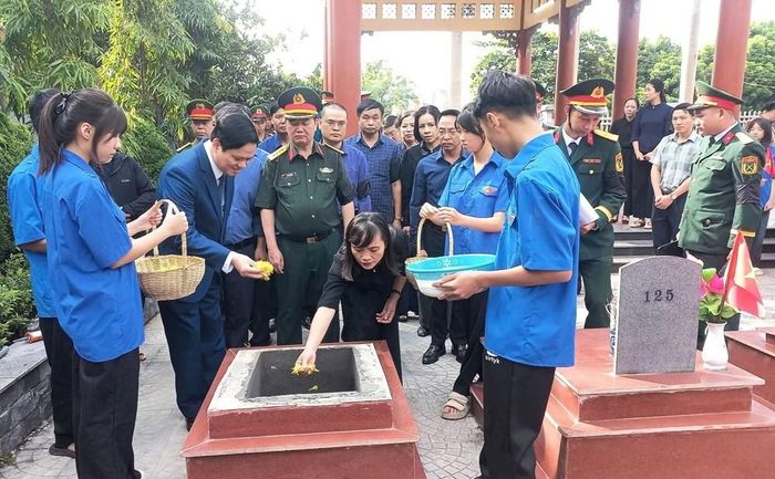 Hài cốt liệt sĩ được chính quyền và nhân dân địa phương an táng chu đáo tại Nghĩa trang Liệt sĩ xã Yên Châu