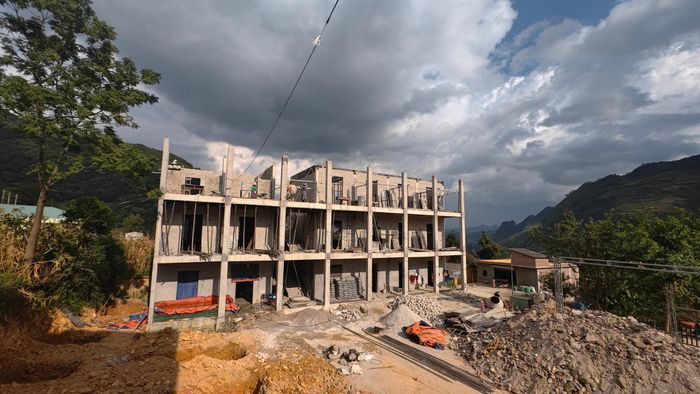 Trường Phổ thông dân tộc bán trú Tiểu học và THCS Mã Lé vẫn đang trong quá trình xây dựng