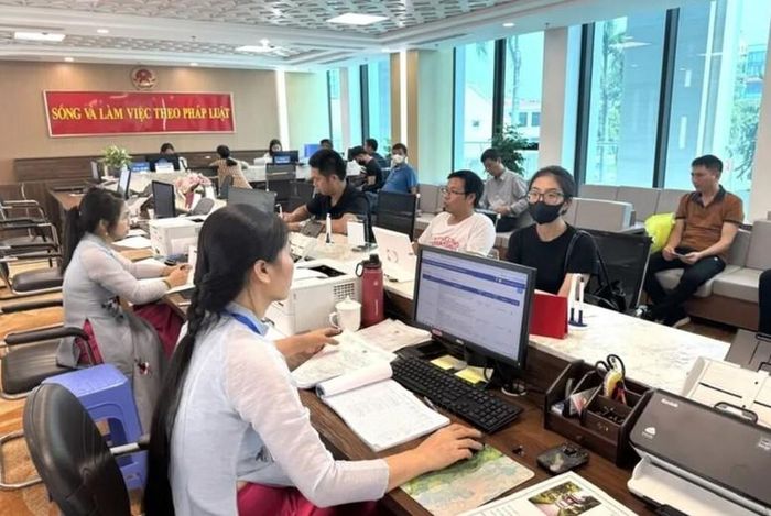 Bộ Nội vụ cần thường xuyên kiểm tra, giám sát, đánh giá, hằng tháng báo cáo tình hình vận hành chính quyền địa phương 2 cấp để kịp thời xác định những nội dung cần điều chỉnh, bổ sung.
