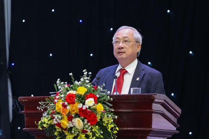 Thượng tướng, Giáo sư, Tiến sĩ Nguyễn Văn Thành, Chủ tịch Hội Hữu nghị Việt Nam-Thái Lan phát biểu tại Lễ kỷ niệm 50 năm thiết lập quan hệ ngoại giao Việt Nam-Thái Lan tổ chức ngày 10/8 tại Nghệ An. (Ảnh: Hội Hữu nghị Việt Nam-Thái Lan cung cấp)