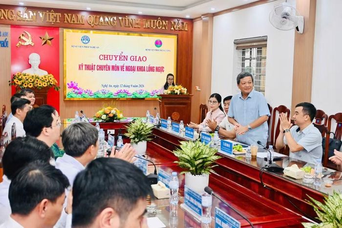 Toàn cảnh buổi làm việc.