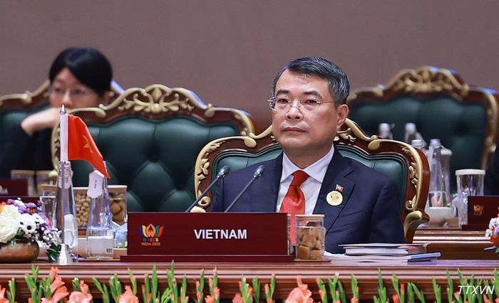 Thủ tướng Lê Minh Hưng tham dự phiên họp Hội nghị thượng đỉnh BRICS lần thứ 18 về “Tự cường, đổi mới sáng tạo, hợp tác và phát triển bền vững: Định hình tương lai tăng trưởng bao trùm toàn cầu”. Ảnh: TTXVN