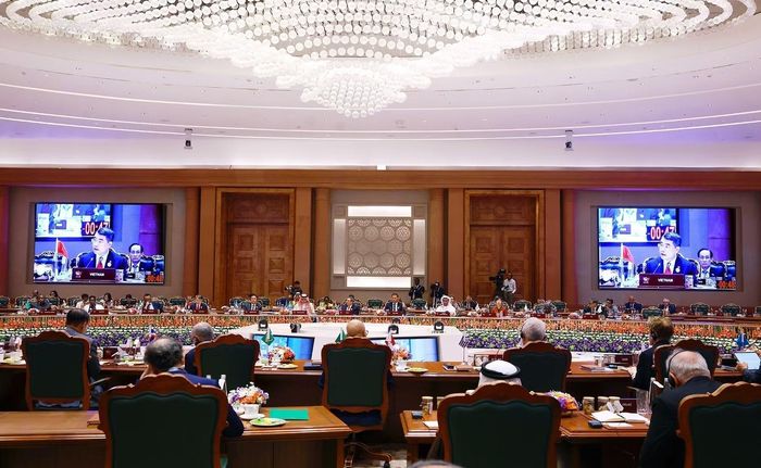 Thủ tướng Lê Minh Hưng tham dự phiên họp Hội nghị thượng đỉnh BRICS lần thứ 18 về “Tự cường, đổi mới sáng tạo, hợp tác và phát triển bền vững: Định hình tương lai tăng trưởng bao trùm toàn cầu”. Ảnh: TTXVN