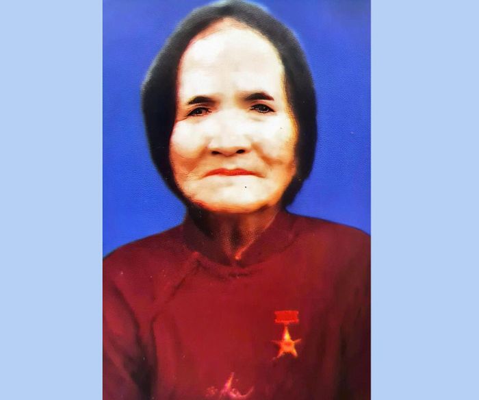Bà mẹ Việt Nam anh hùng Y Đêm.