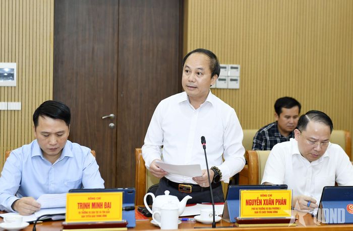 Các đại biểu phát biểu tại hội nghị.