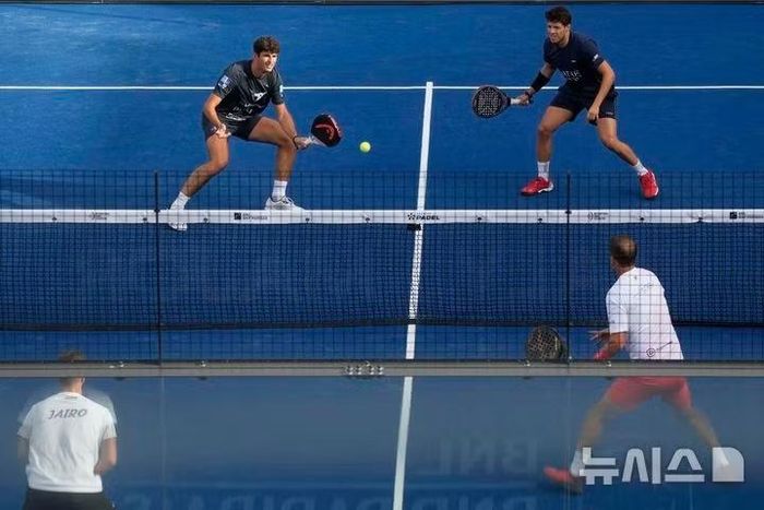 Một trận đấu môn 'Padel', môn thể thao kết hợp các yếu tố của quần vợt và squash.