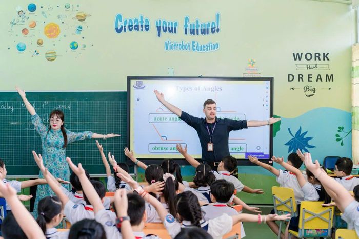 Một giờ học tiếng Anh của học sinh tiểu học TPHCM