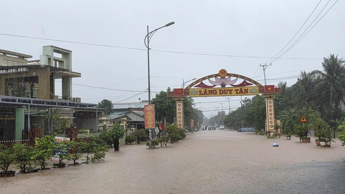  Mưa lũ gây ngập lụt chia cắt nhiều khu dân cư tại khu vực miền núi phía Nam tỉnh Quảng Trị 