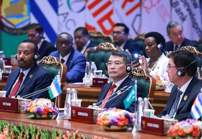 Thủ tướng Lê Minh Hưng dự phiên họp Hội nghị thượng đỉnh BRICS lần thứ 18 về “Tự cường, đổi mới sáng tạo, hợp tác và phát triển bền vững: Định hình tương lai tăng trưởng bao trùm toàn cầu”. Ảnh: TTXVN