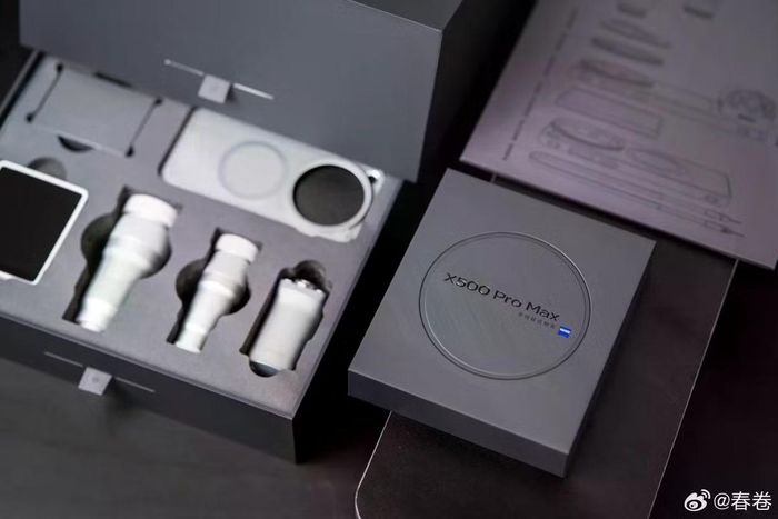 Vivo X500 Pro Max cùng box full phụ kiện chuyên cho nhiếp ảnh.