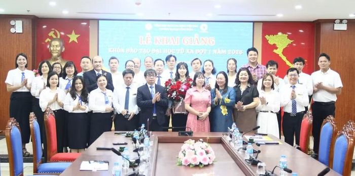 Lễ khai giảng diễn ra thành công tốt đẹp.