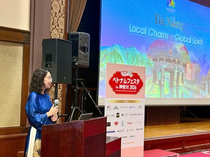 Đại diện Sở Văn hóa Thể thao và Du lịch Đà Nẵng giới thiệu về du lịch Đà Nẵng tại Hội thảo du lịch Việt Nam.
