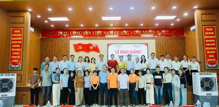 Khai giảng lớp sơ cấp nghề Thú y bậc I.