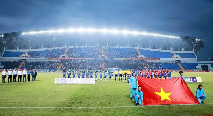 Trận khai màn giải Hạng Nhất Quốc gia 2026-2027 giữa chủ nhà FC Thái Nguyên và Quy Nhơn United.