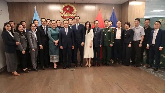 Đại sứ Đỗ Hùng Việt bày tỏ vui mừng trước sự phối hợp ngày càng chặt chẽ, hiệu quả giữa hai Phái đoàn; mong muốn hai bên tiếp tục đồng hành, hỗ trợ lẫn nhau. (Nguồn: Phái đoàn Việt Nam tại Liên hợp quốc)