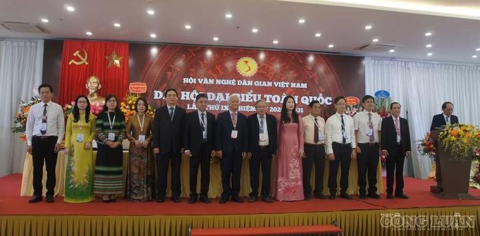 Ban Chấp hành khóa IX Hội Văn nghệ dân gian Việt Nam ra mắt Đại hội