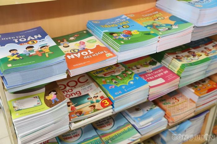 Sách luyện tập Toán của học sinh tiểu học.