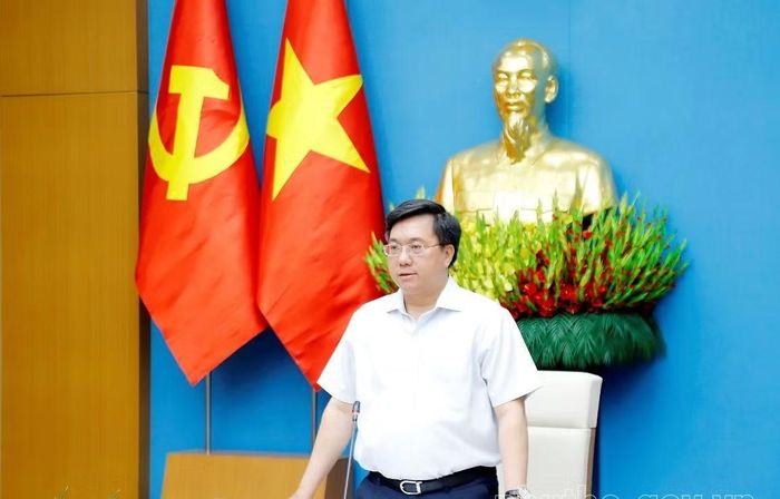 Chủ tịch UBND tỉnh Trần Duy Đông phát biểu tại buổi làm việc với Bệnh viện Đa khoa tỉnh Phú Thọ. Ảnh: Huyền Trang