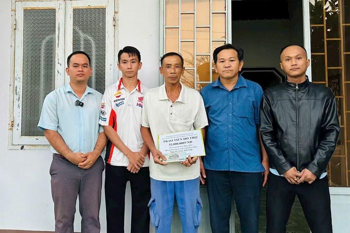 Anh Quốc Huy tham gia sôi nổi các hoạt động cộng đồng trên địa bàn phường.
