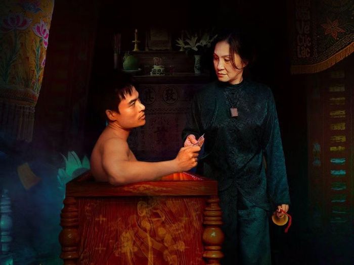  Lên hương mượn trải nghiệm về nghề mai táng, “nằm hòm cầu vận” làm nổi bật lên những biến cố, tâm tư tình cảm, nỗi lòng hay bí mật được giấu kín của từng nhân vật. 
