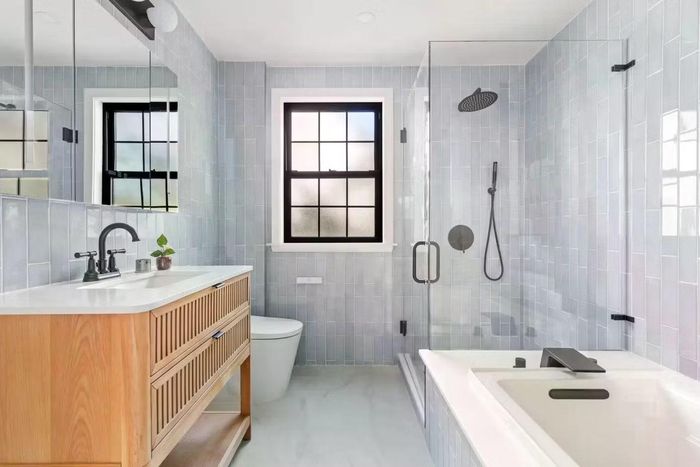 Ngôi nhà được sửa sang và làm lại nội thất. (Ảnh: New York Post)