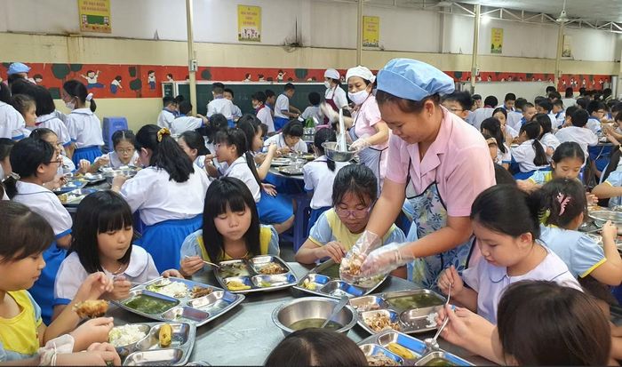 Bảo đảm an toàn, chất lượng bữa ăn nội trú, bán trú trong các cơ sở giáo dục.