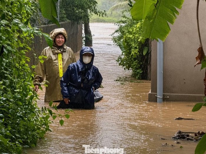 Khu vực xã Hưng Lộc dưới chân dãy Bạch Mã (TP. Huế), ngoài lưu vực sông Hương, bị ngập nặng do mưa lớn.