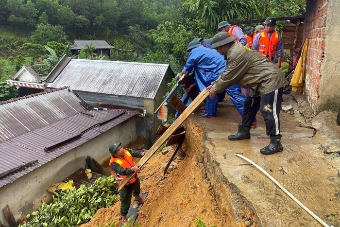 BĐBP TP Huế duy trì 420 cán bộ, chiến sĩ cùng 32 phương tiện sẵn sàng thực hiện nhiệm vụ cứu hộ, cứu nạn, ứng phó mưa bão.
