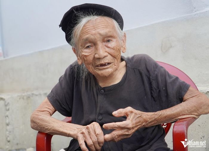 Cụ Nuôi kể những lần tháo nhà, gánh các con đi sơ tán.