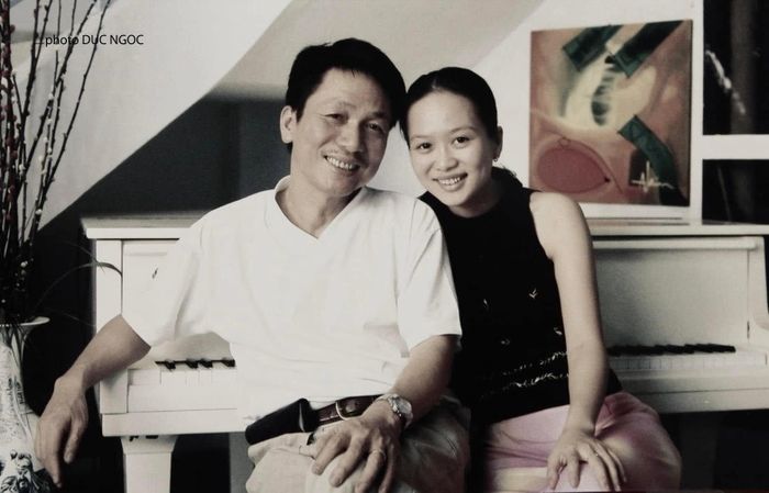 Nghệ sĩ Trinh Hương bên bố - nhạc sĩ Phú Quang. Ảnh: NVCC