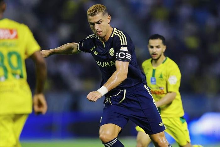 Ronaldo không thể ghi bàn vào lưới Al Khaleej - Ảnh: AL