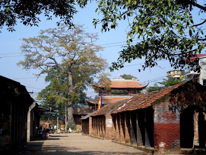 Rời cửa Phật không xa là chợ Nôm - nơi tiếng chuông lắng lại trong nhịp mưu sinh của cõi người. Ảnh: Cổng thông tin điện tử du lịch Hưng Yên