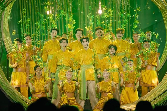 Tiết mục 'Trên đất mình' của liên minh Quý Tử - Bềnh Bồng.