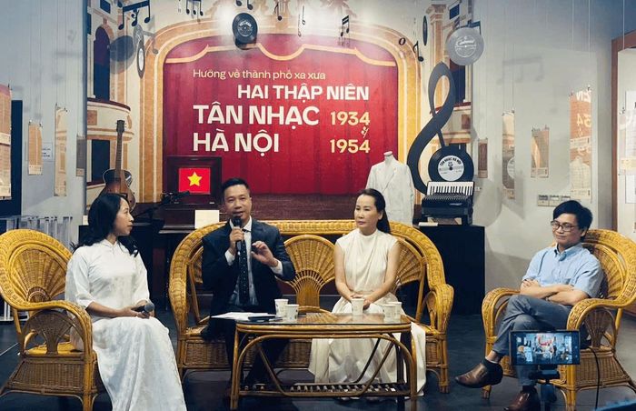Các diễn giả tại tọa đàm.