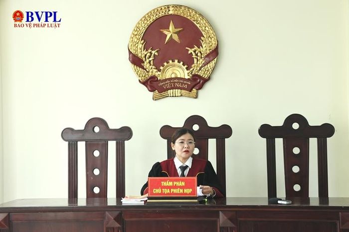 Chủ tọa phiên họp, Thẩm phán Nguyễn Hoài Phương.
