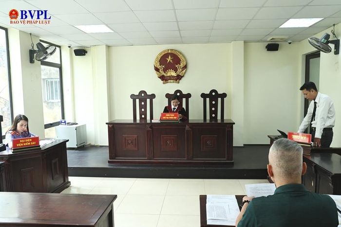 Quang cảnh phiên họp sơ thẩm.