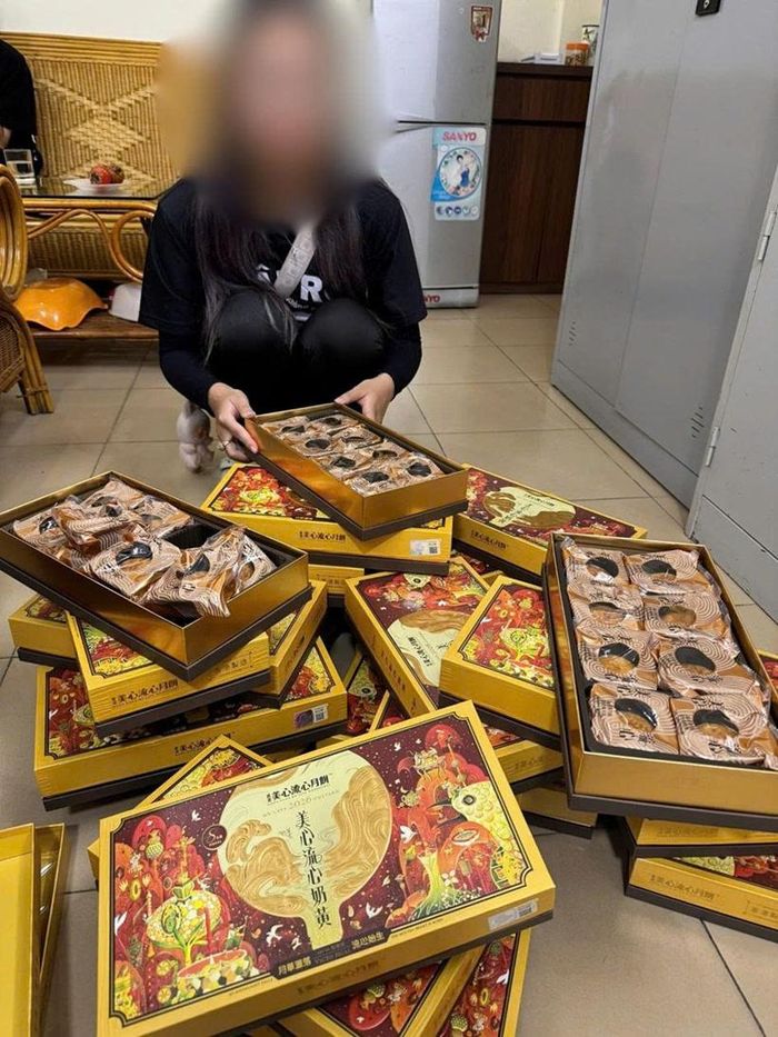 Số lượng bánh trung thu không rõ nguồn gốc, xuất xứ. Ảnh: CAHN