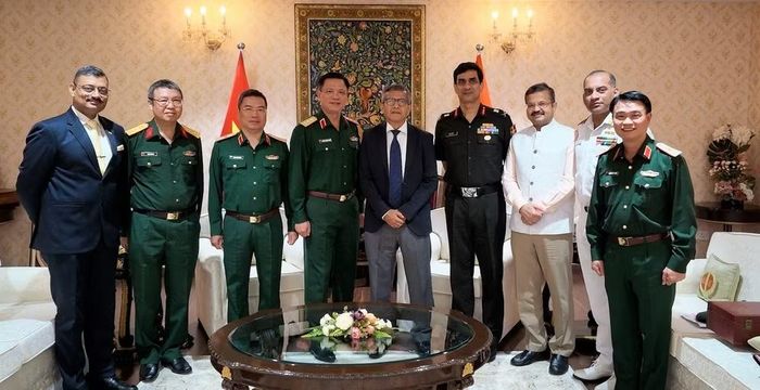 Các đại biểu chụp ảnh kỷ niệm. (Ảnh: Kiều Trinh/Vietnam+)