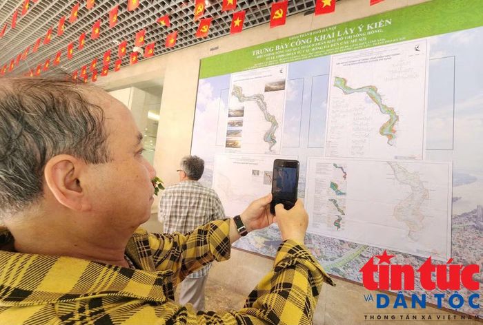 Người dân Thủ đô quan tâm đến Quy hoạch phân khu đô thị sông Hồng tỷ lệ 1/5000.