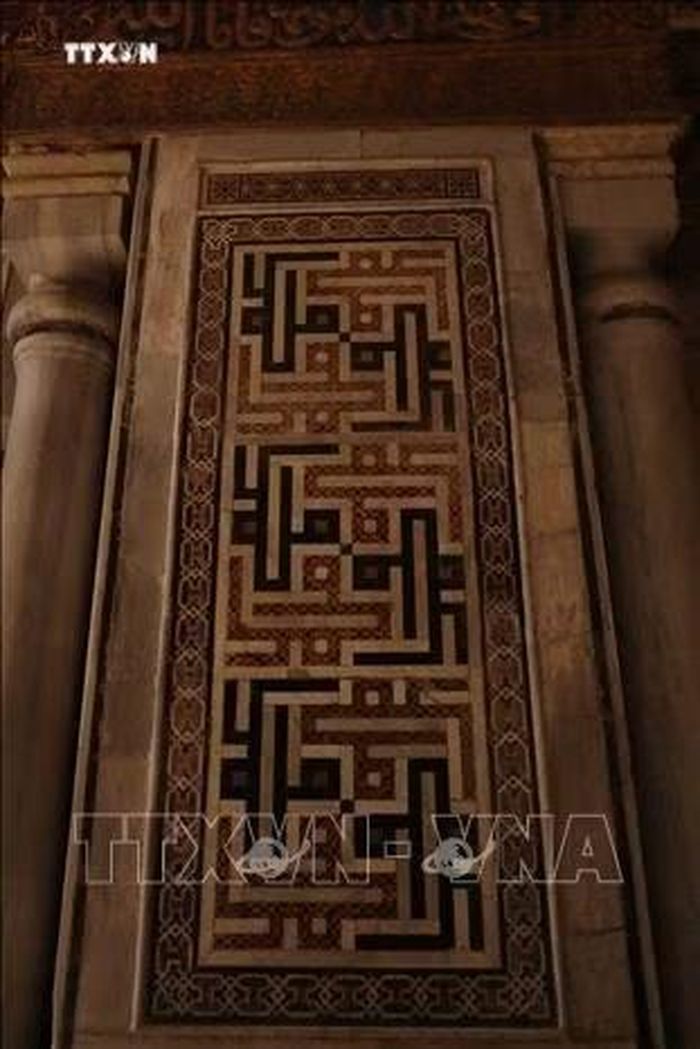 Một trong những tấm khảm đá cẩm thạch nổi tiếng nhất trong lăng mộ của Sultan Qalawun, thuộc quần thể Qalawun trên phố al-Mu'izz, khu Bayn al-Qasrayn, Cairo, xây dựng năm 1284-1285. Ảnh: Hoàng Nhật/PV TTXVN tại Ai Cập