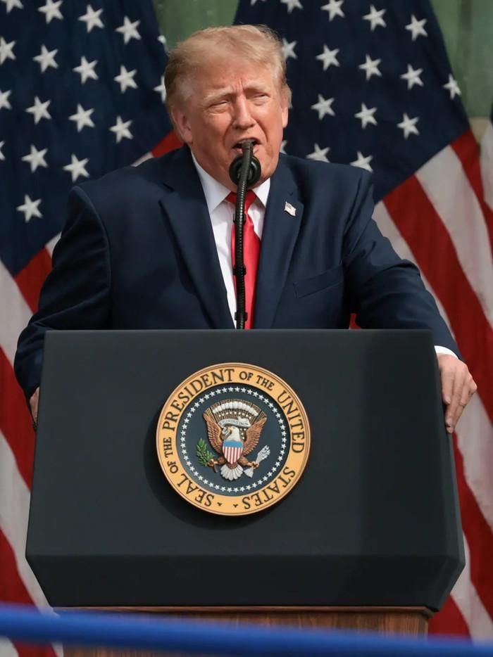 Sau đó, gia đình Trump chuyển đến một ngôi nhà gần đó. Ảnh: REUTERS
