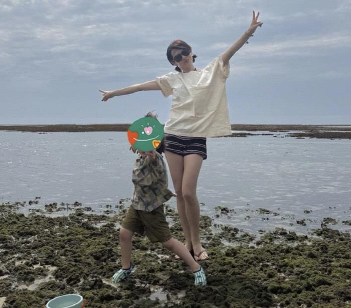 Những hình ảnh hiếm hoi của Son Ye Jin bên con trai.