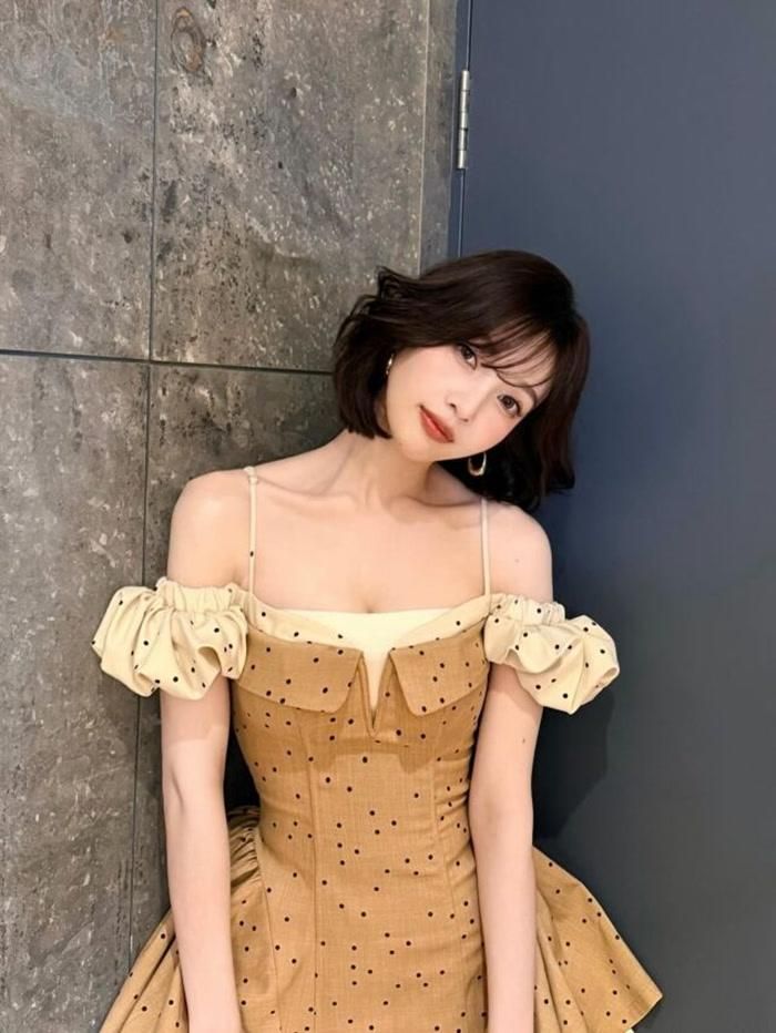 Những chia sẻ của Joy phần nào cho thấy áp lực ngoại hình mà một nữ nghệ sĩ phải đối mặt khi tuổi tác thay đổi. 