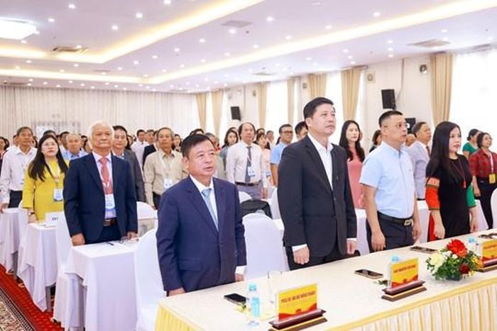 Đại biểu tiến hành Nghi thức chào cờ tại Đại hội