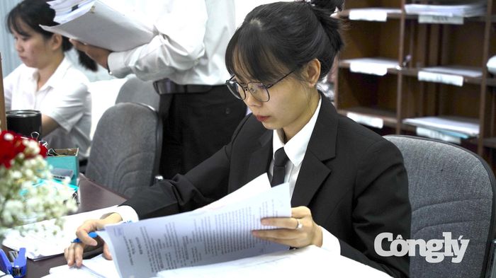 Tinh thần làm việc cao độ trong những ngày nước rút.