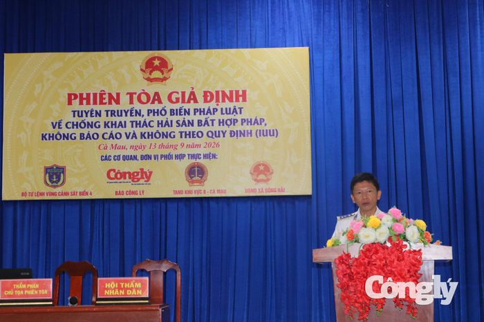Thượng tá Vũ Đình Ngà, Phó Chủ nhiệm Chính trị, Bộ Tư lệnh Vùng Cảnh sát biển 4 phát biểu khai mạc tại chương trình