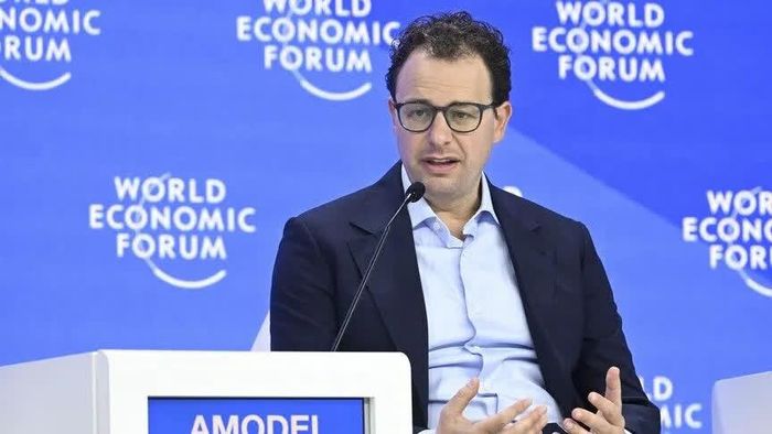 CEO của Anthropic Dario Amodei kêu gọi ngành công nghiệp AI nên chậm lại. Ảnh: Aa.