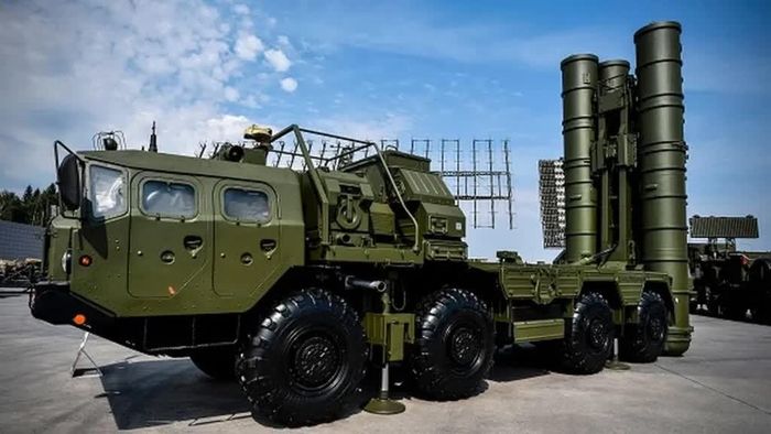 Hệ thống phòng không S-400 do Nga sản xuất.