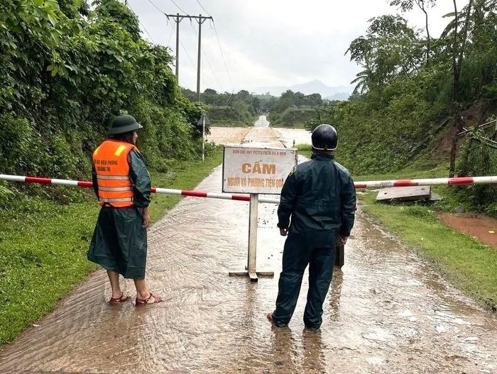 Tại xã biên giới La Lay, nước sông, suối dâng cao sau nhiều giờ mưa lớn. Ảnh: Đồn Biên phòng Cửa khẩu Quốc tế La Lay